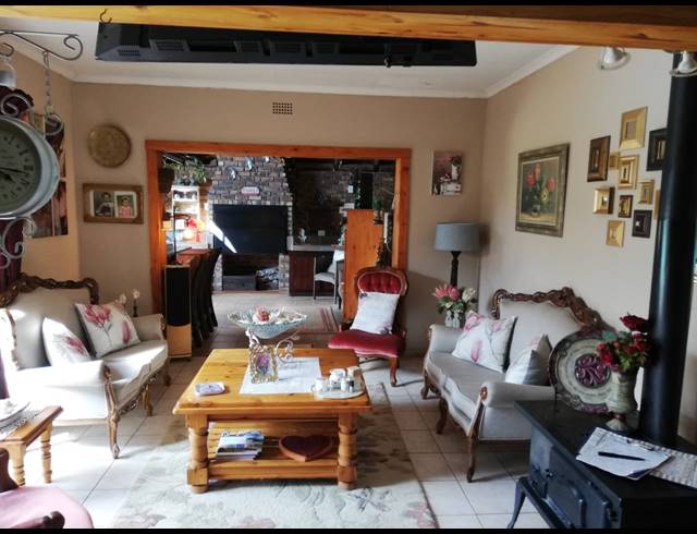 5 BEDROOM HOUSE FOR SALE IN FALCON RIDGE